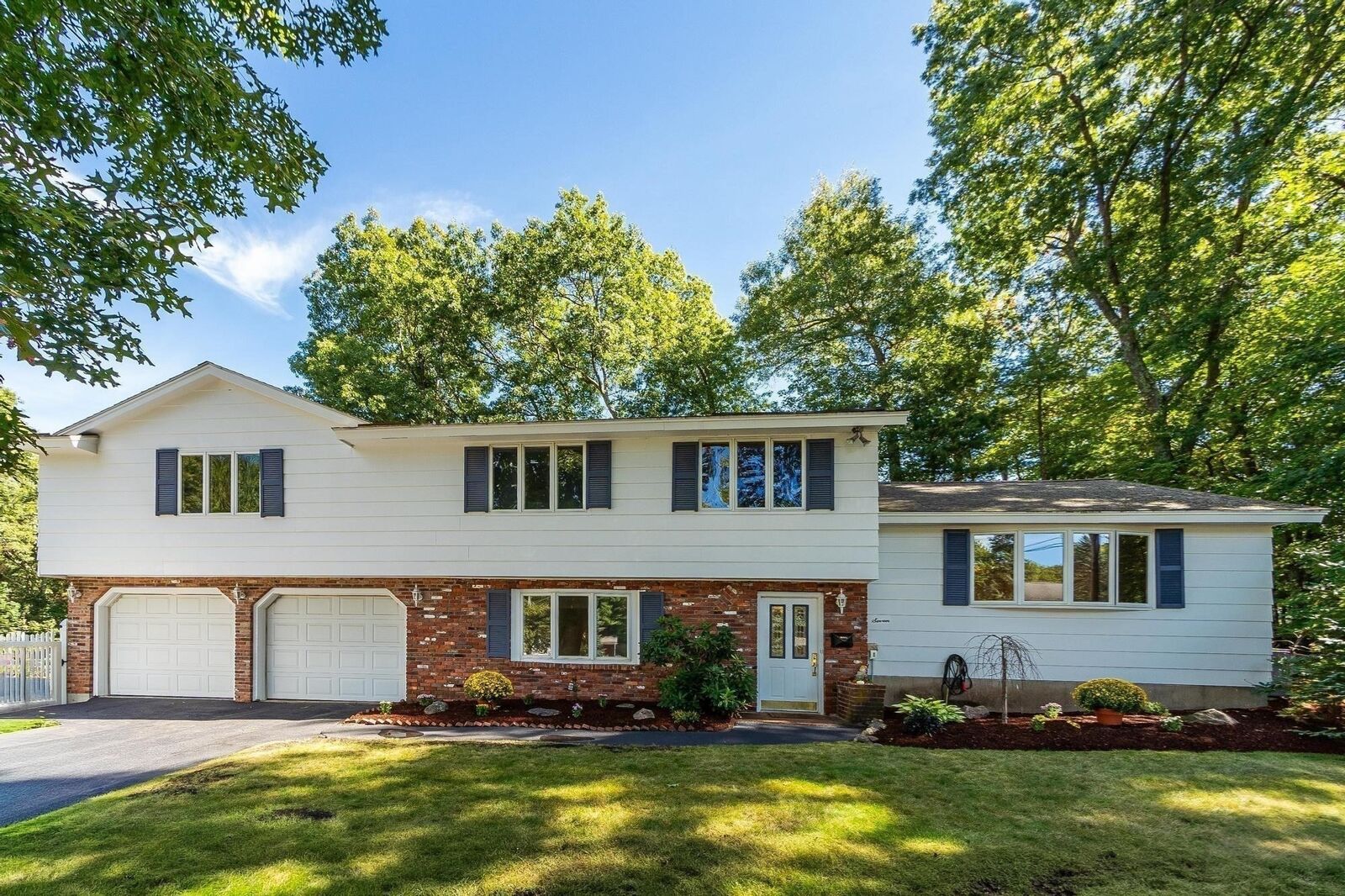 Property Photo:  7 Gaywood Cir  MA 01960 
