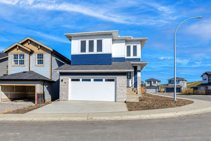 Property Photo:  162 Heritage Court  AB T4C 2N5 