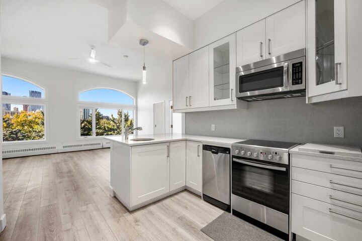 Property Photo:  812 8 Street SE 301  AB T2G 2Z2 