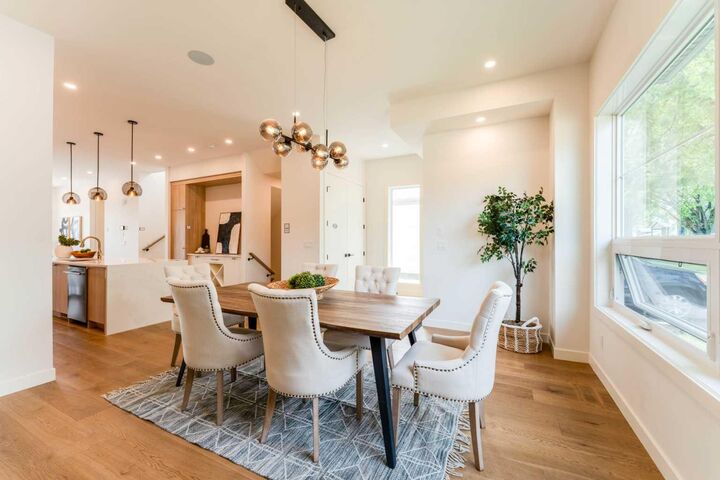 Property Photo:  90 Hartford Road NW  AB T2K 2A5 