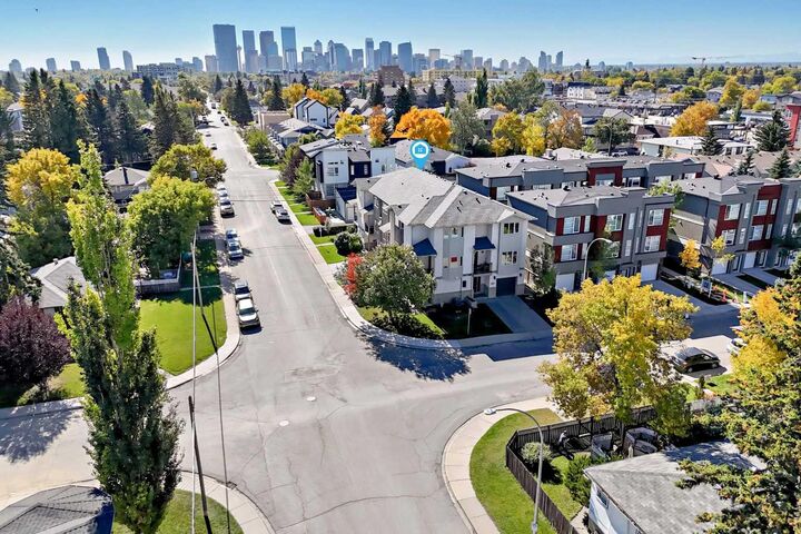 Property Photo:  2315 1 Street NE  AB T2E 9E6 