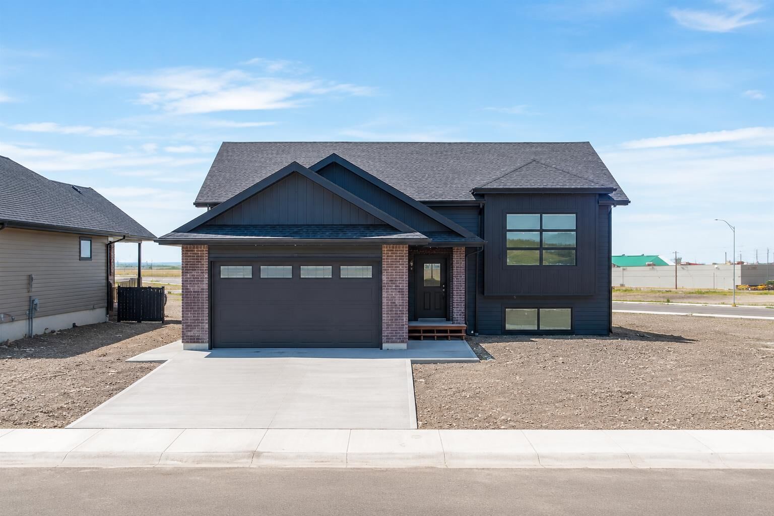 Property Photo:  902 Willow Lane  AB T0L 0Z0 