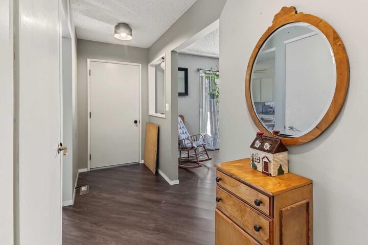 Property Photo:  410 Fowler Street  AB T0M 0A0 