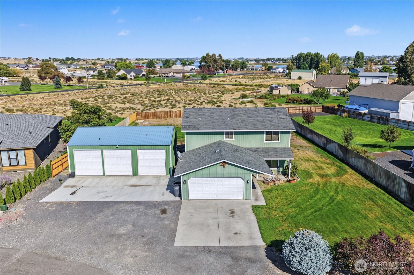 Property Photo: 2033 Road H.2 NE WA 98837