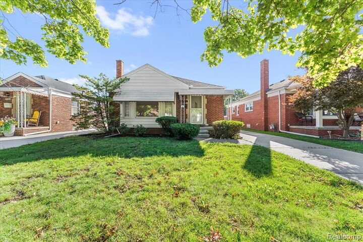 Property Photo: 9929 Carter Avenue MI 48101