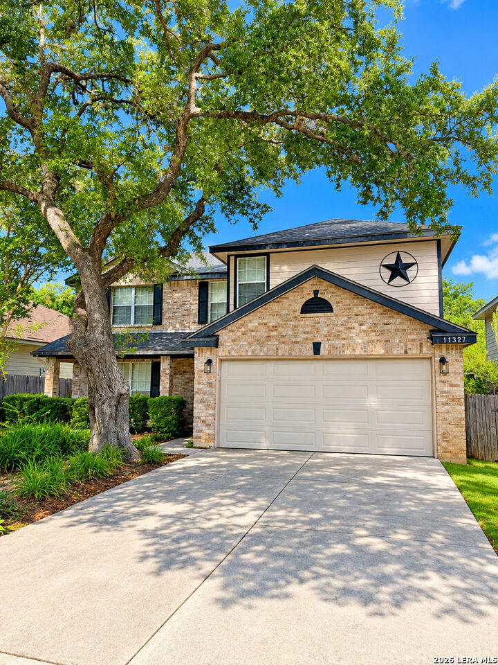 Property Photo: 11327 Mentmore TX 78023
