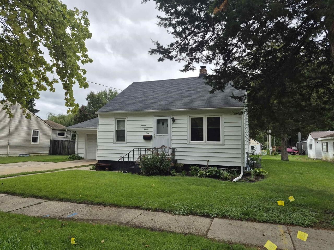 Property Photo:  1121 Putnam Avenue  WI 53546 