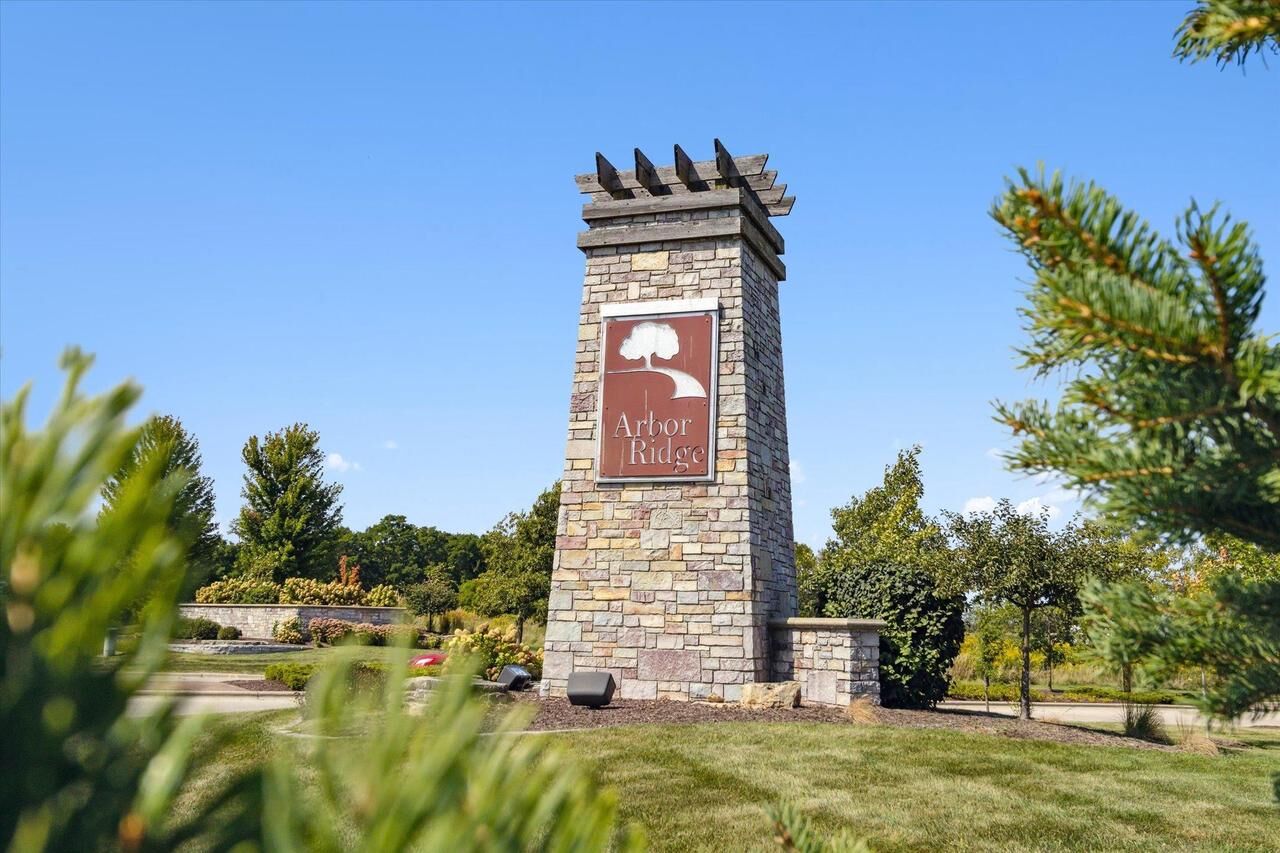 Property Photo: 2633 Greenway Circle WI 53548