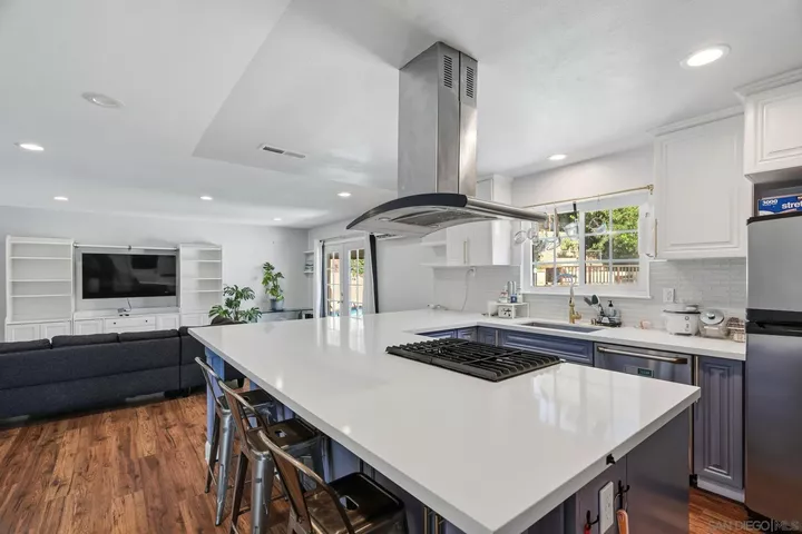 Property Photo: 7428 Forton CA 92111