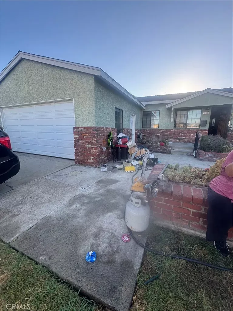 Property Photo:  18421 Wilton  CA 90504 