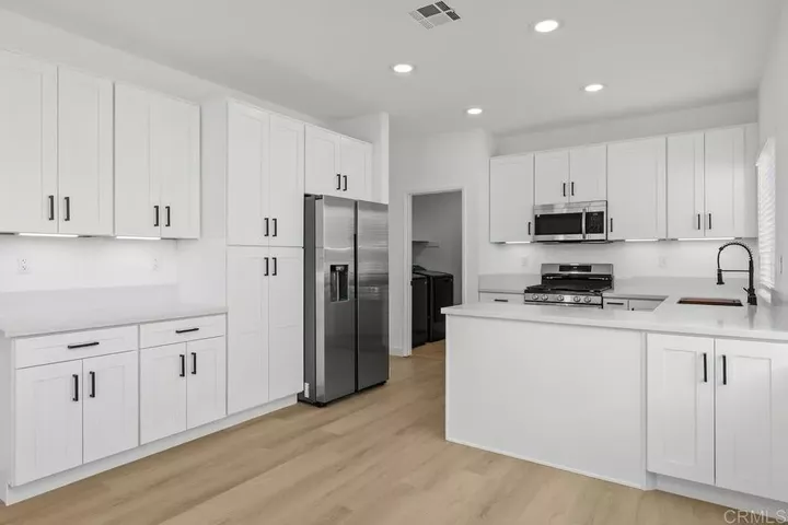 Property Photo:  1296 Avenida Fragata  CA 92069 