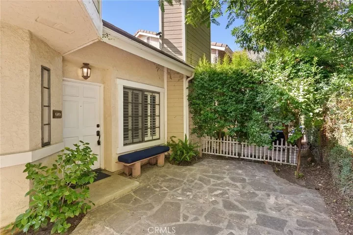 Property Photo:  689 W Sierra Madre  CA 91024 