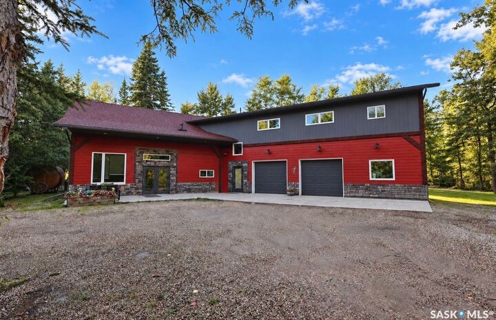 Property Photo:  102 Moore Drive  SK S0J 0N0 