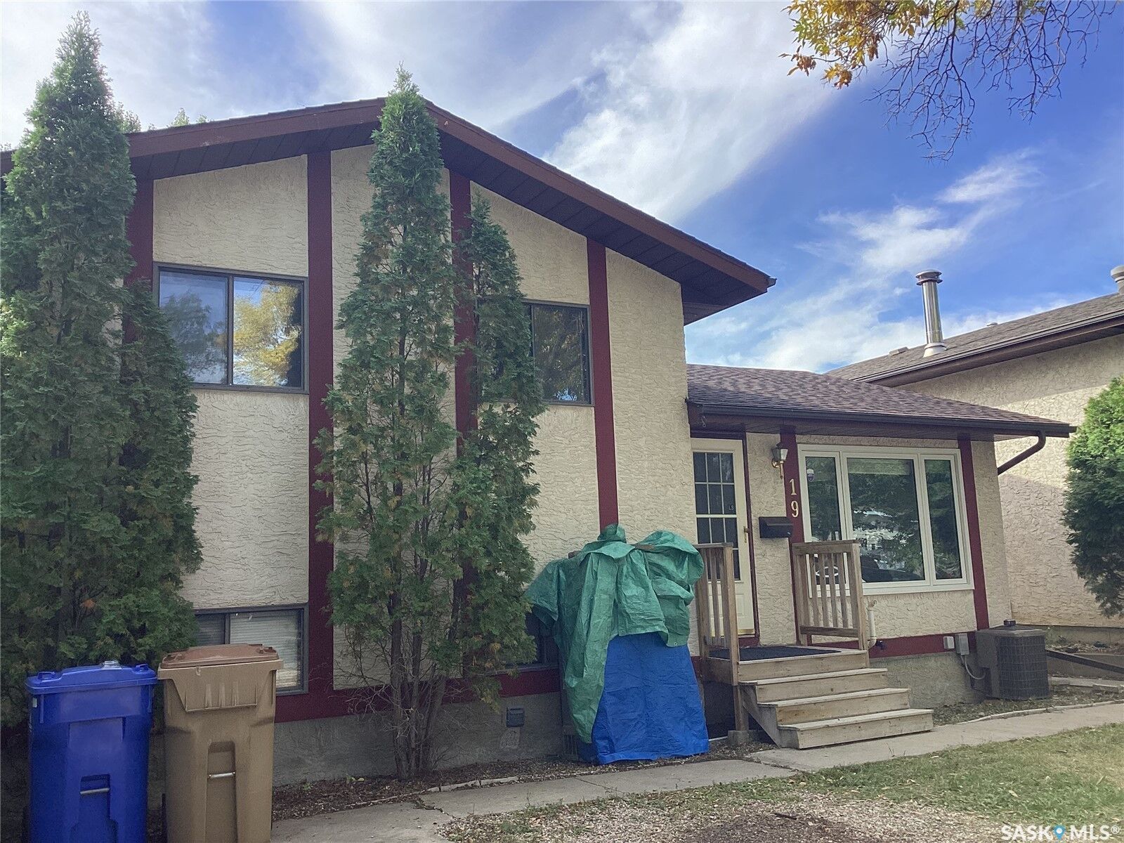 Property Photo:  19 Newstead Avenue  SK S4X 1H1 
