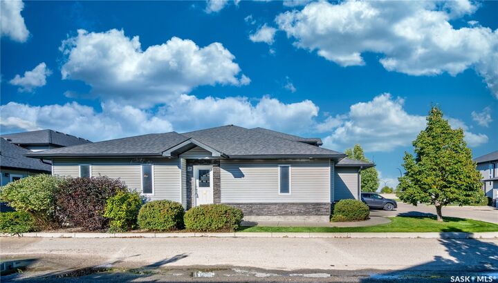 Property Photo:  547 East Hampton Boulevard 26  SK S7R 0H8 