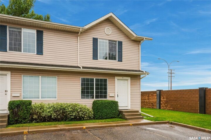 Property Photo:  809 Kristjanson Road 8  SK S7S 1M8 