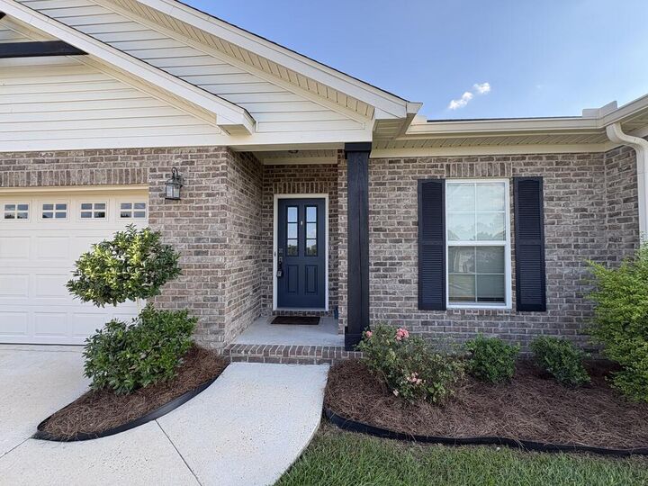 Property Photo: 410 Ridgeland AL 36301