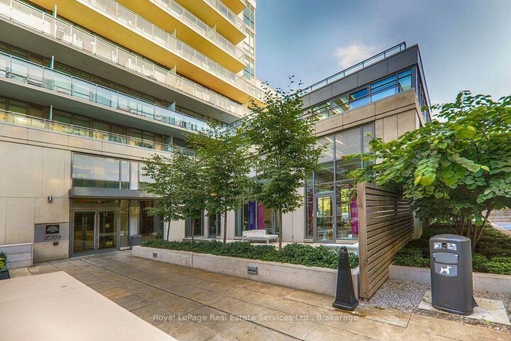 Property Photo:  775 King Street W 1006  ON M5V 2K3 
