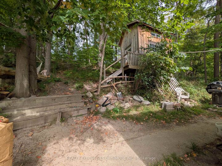 Property Photo:  200 Blake Street  ON L4M 1K3 
