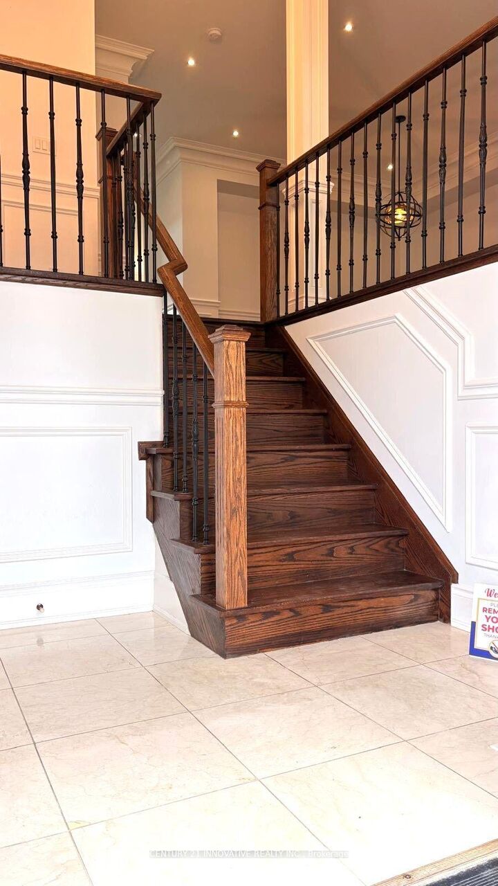 Property Photo: 111 Royal Palm Drive ON L4J 8K1