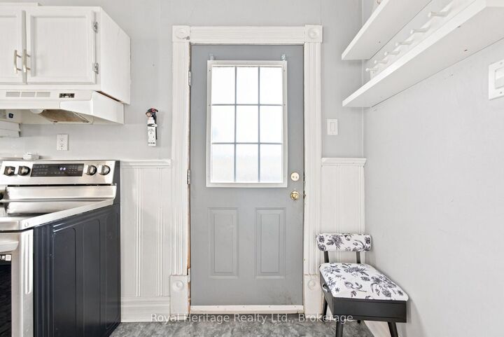 Property Photo: 61 Lindsay Street N ON K9V 1T6
