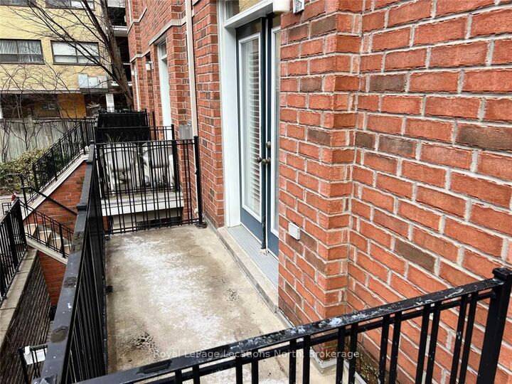 Property Photo:  415 Jarvis Street 211  ON M4Y 3C1 