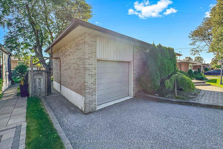 Property Photo:  789 Hillcrest Road  ON L1W 2P5 