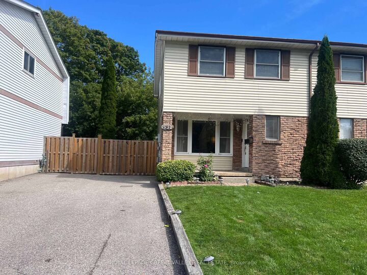 Property Photo:  531 Camelot Drive  ON L1K 1K3 