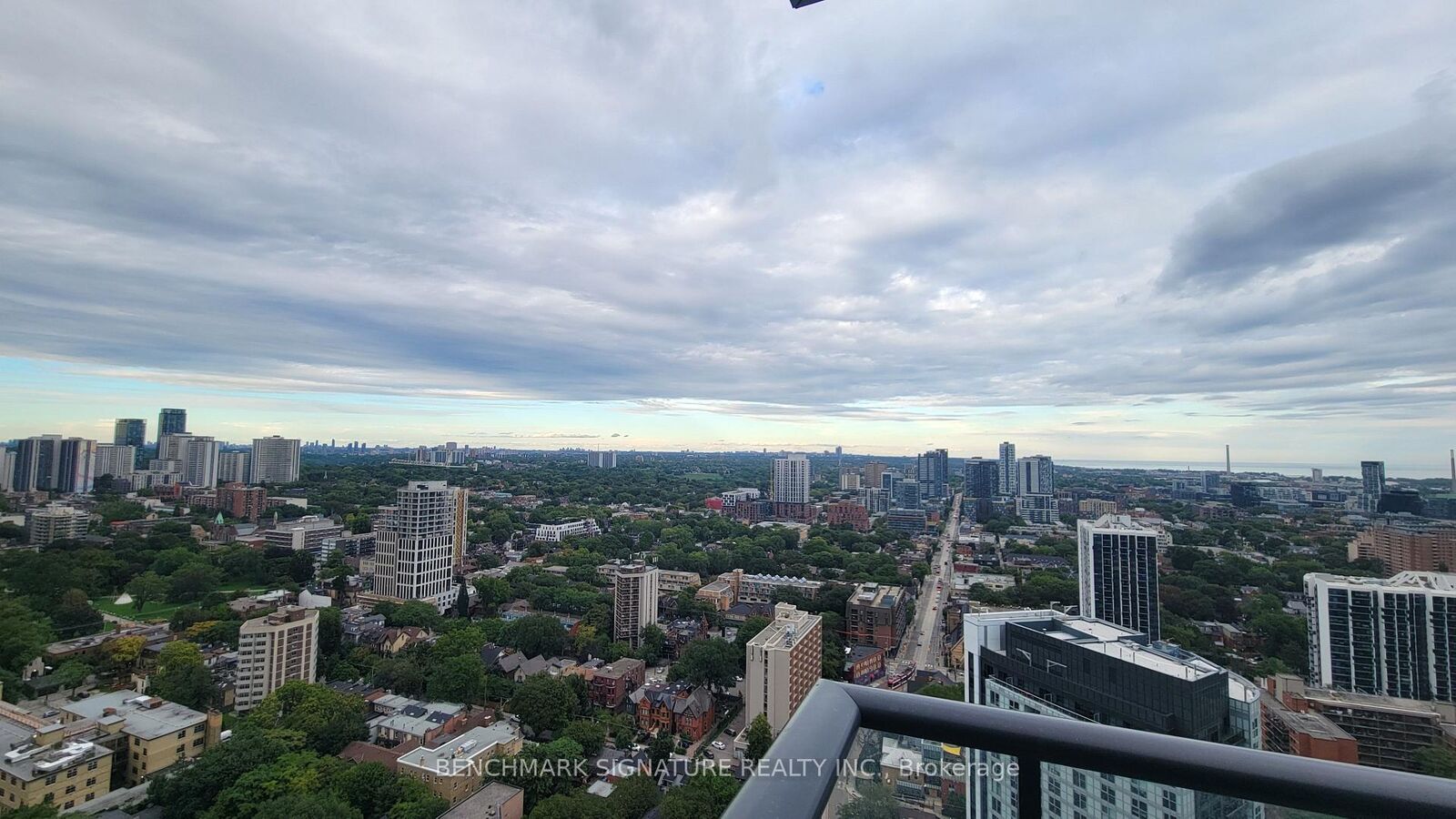 Property Photo:  251 Jarvis Street 3201  ON M5B 0C3 