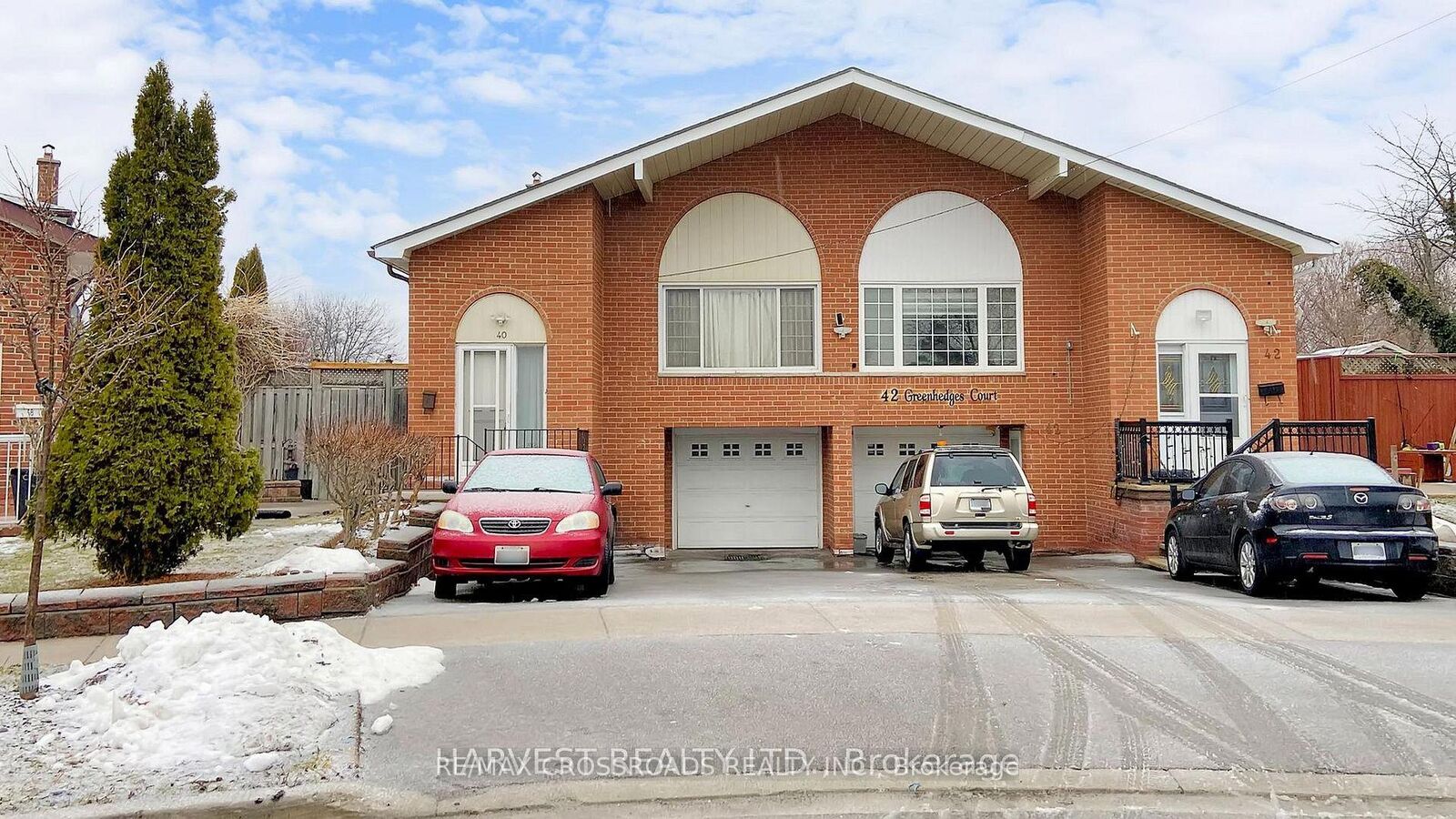 Property Photo: 40 Greenhedges Court ON M1B 1T2