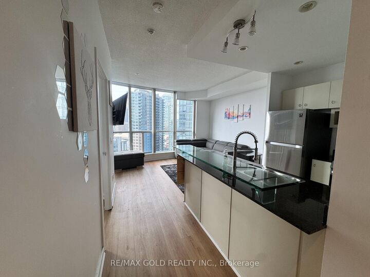Property Photo:  8 York Street 2613  ON M5J 2Y2 