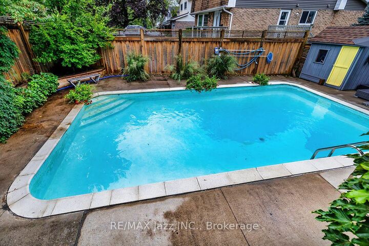 Property Photo:  1085 Willowdale Avenue  ON L1H 1W7 