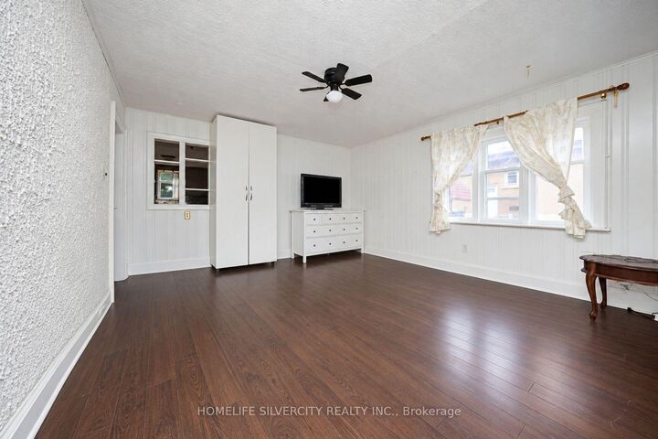 Property Photo:  30 Woodward Avenue  ON L6V 1K1 