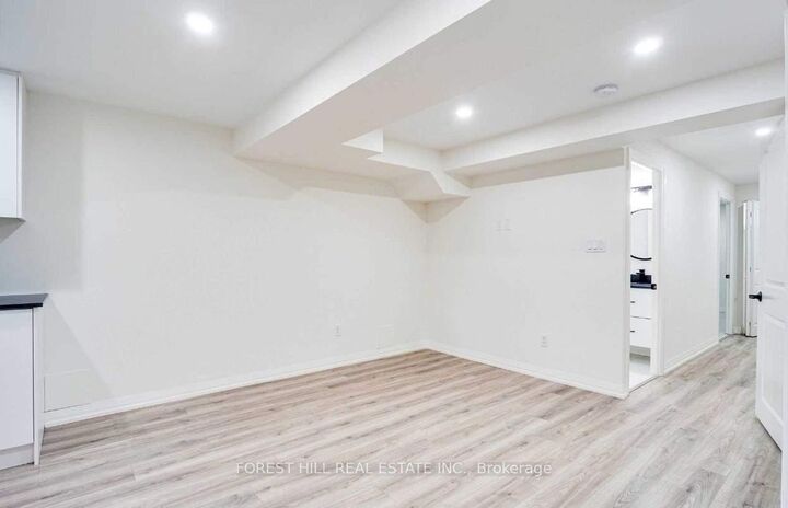 Property Photo: 121 Timberwolf Crescent Lower ON L4H 2W1