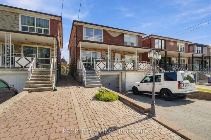 Property Photo:  581A Delaware Avenue  ON M6H 2V3 