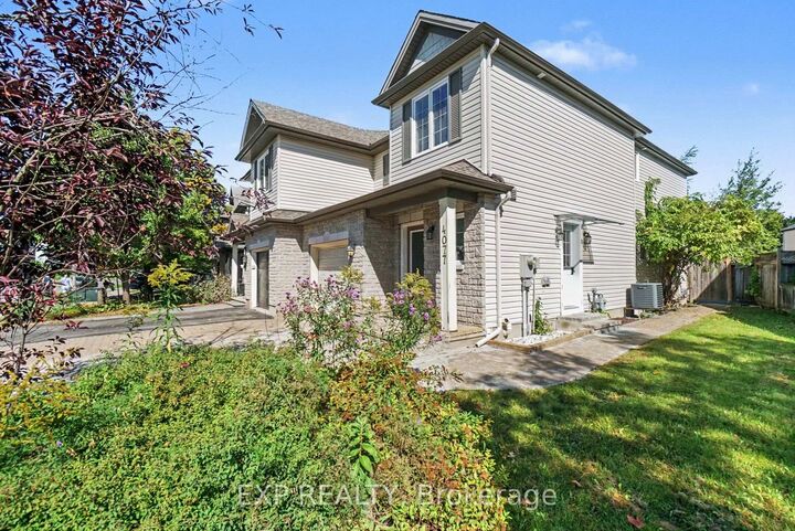 Property Photo:  4077 Kelly Farm Drive  ON K1T 4J3 