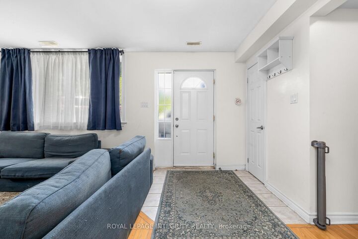 Property Photo: 237 Cumberland Street ON K1N 8W6