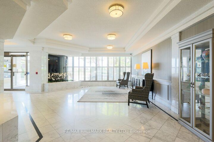 Property Photo:  1 Greystone Walk Drive 978  ON M1K 5J3 