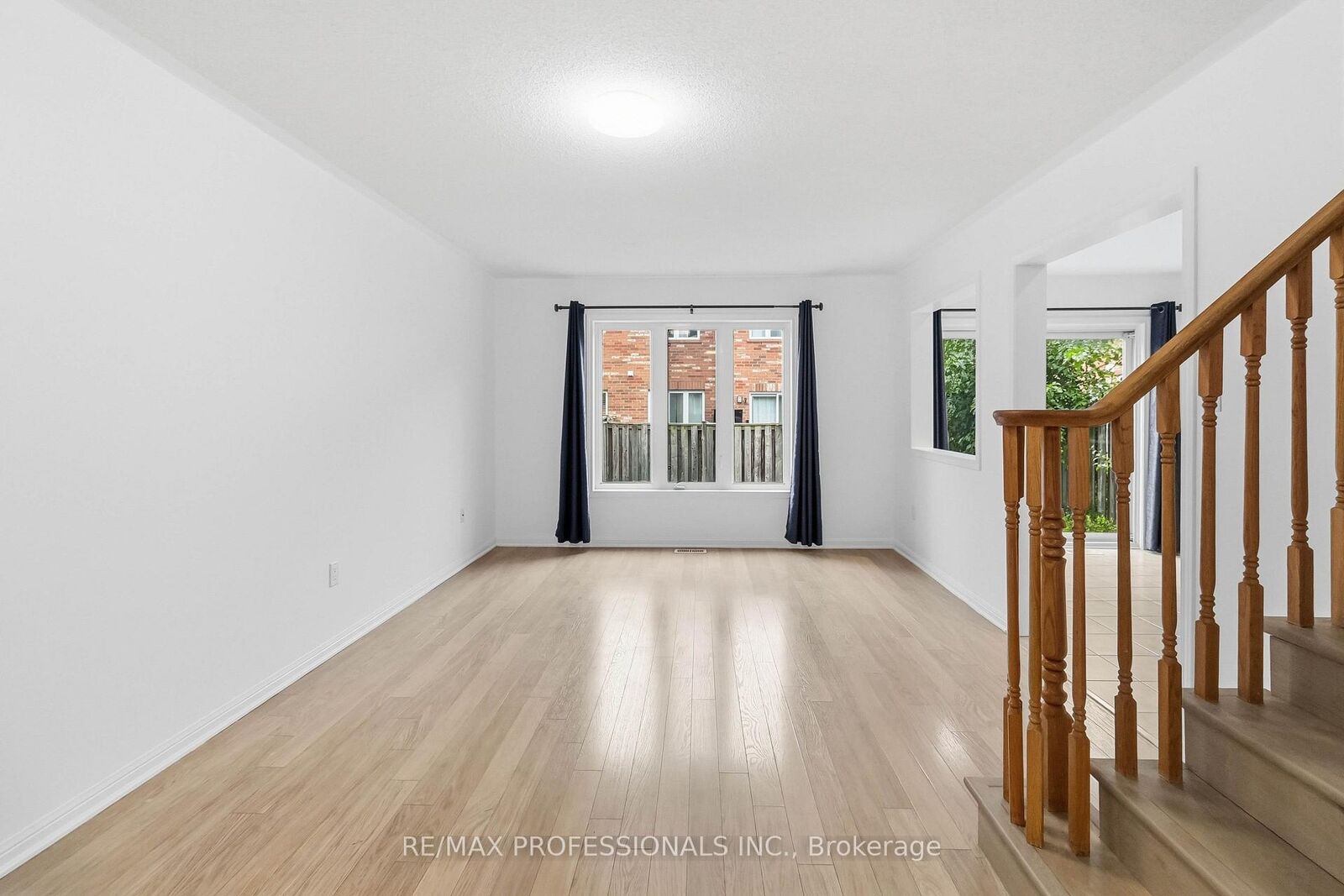 Property Photo: 587 Cargill Path ON L9T 7R6