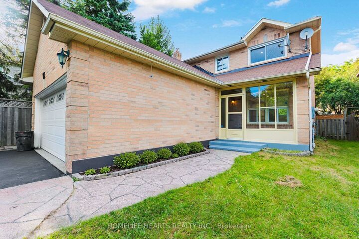 Property Photo:  36 Lachlan Drive  ON L1T 1N6 