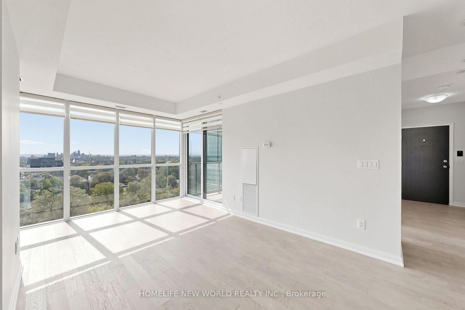 Property Photo: 11 Bogert Avenue 902 ON M2N 0H4