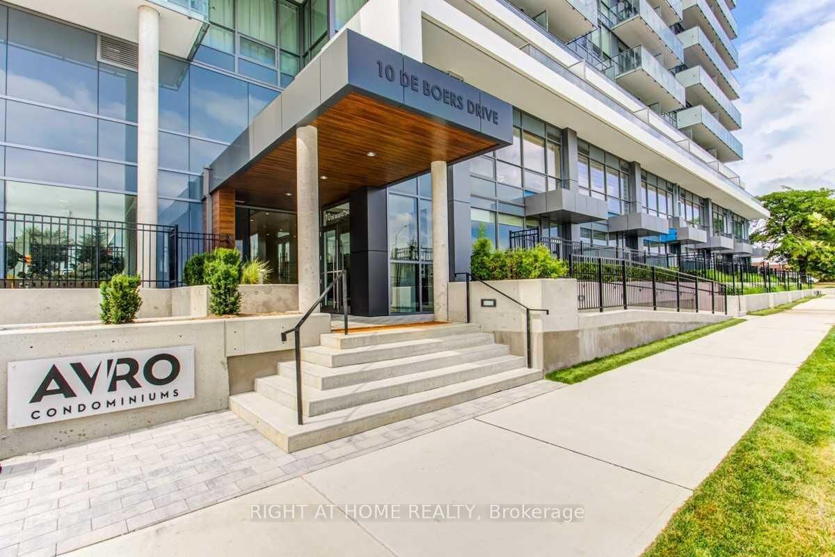 Property Photo:  10 De Boers Drive 403  ON M3J 0L6 