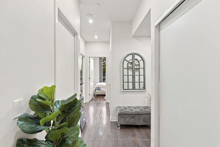 Property Photo:  6 Sonic Way 103  ON M3C 0P1 