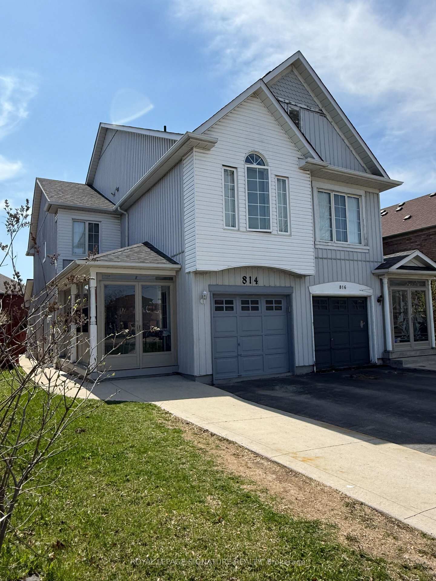 Property Photo:  814 Golden Farmer Way  ON L5W 1A7 