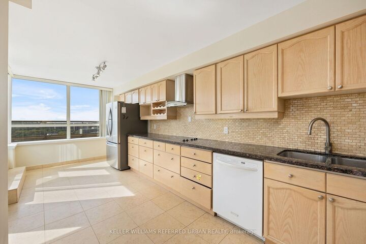 Property Photo:  205 Wynford Drive S 2903  ON M3C 3P4 