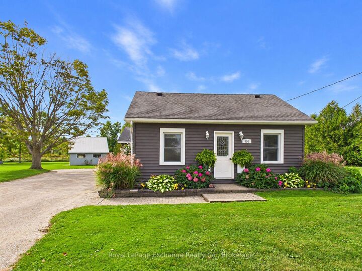 Property Photo: 450 Ludgard Street ON N0G 2H0