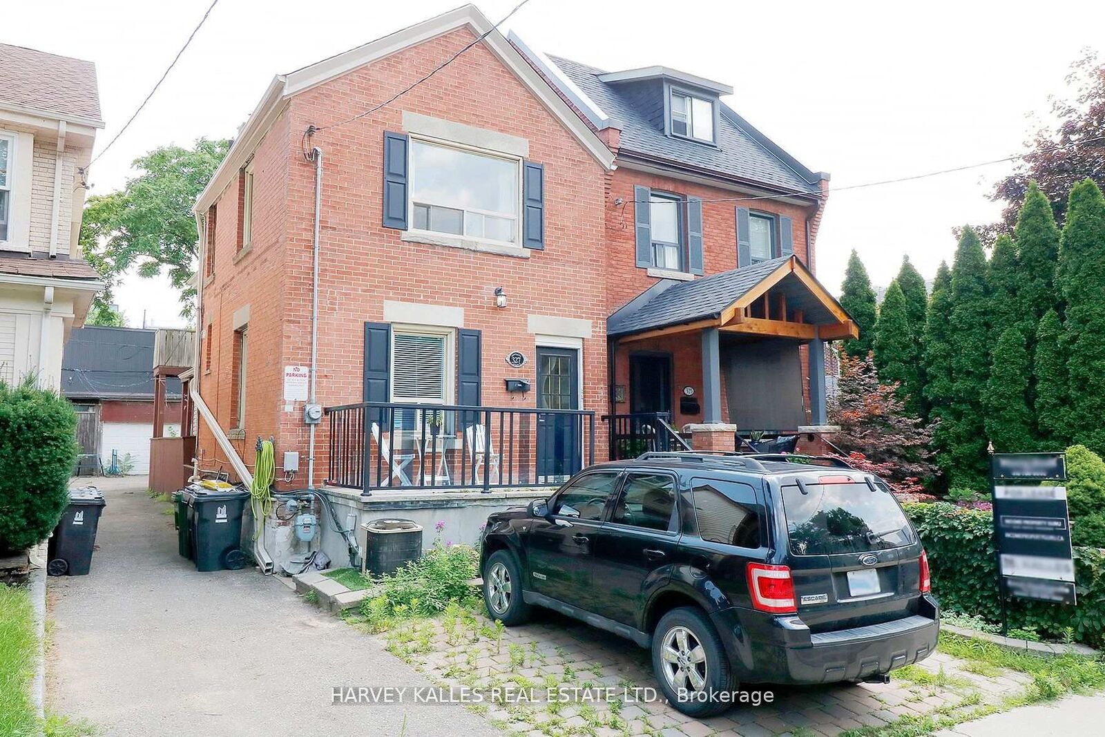 Property Photo:  327 Howland Avenue Bsmnt  ON M5R 3C1 