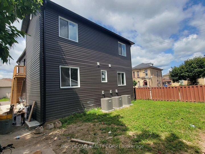 Property Photo:  103 Peel Street  ON N3S 5M3 