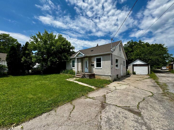 Property Photo:  89 Lincoln Avenue  ON L2P 2E1 