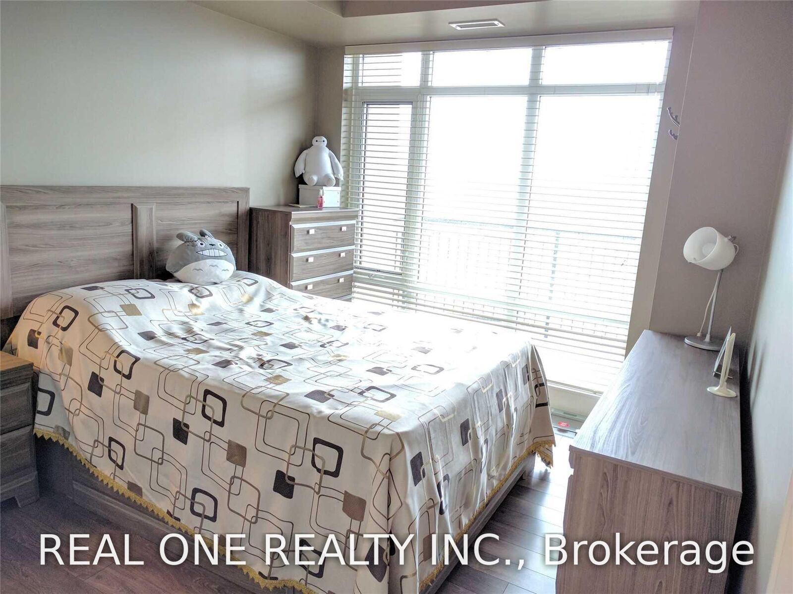 Property Photo:  151 Upper Duke Crescent 508  ON L6G 0E1 
